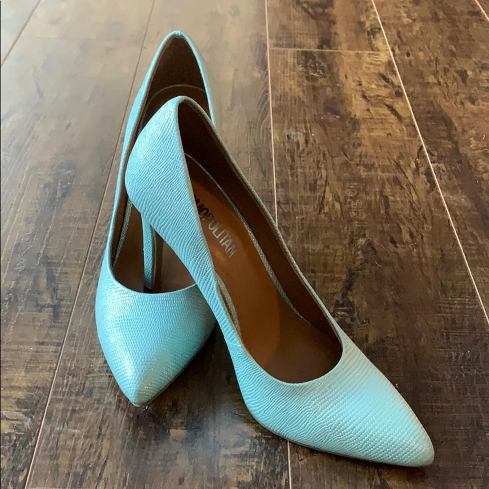 Cosmopolitan Pumps - Picture 1 of 5
